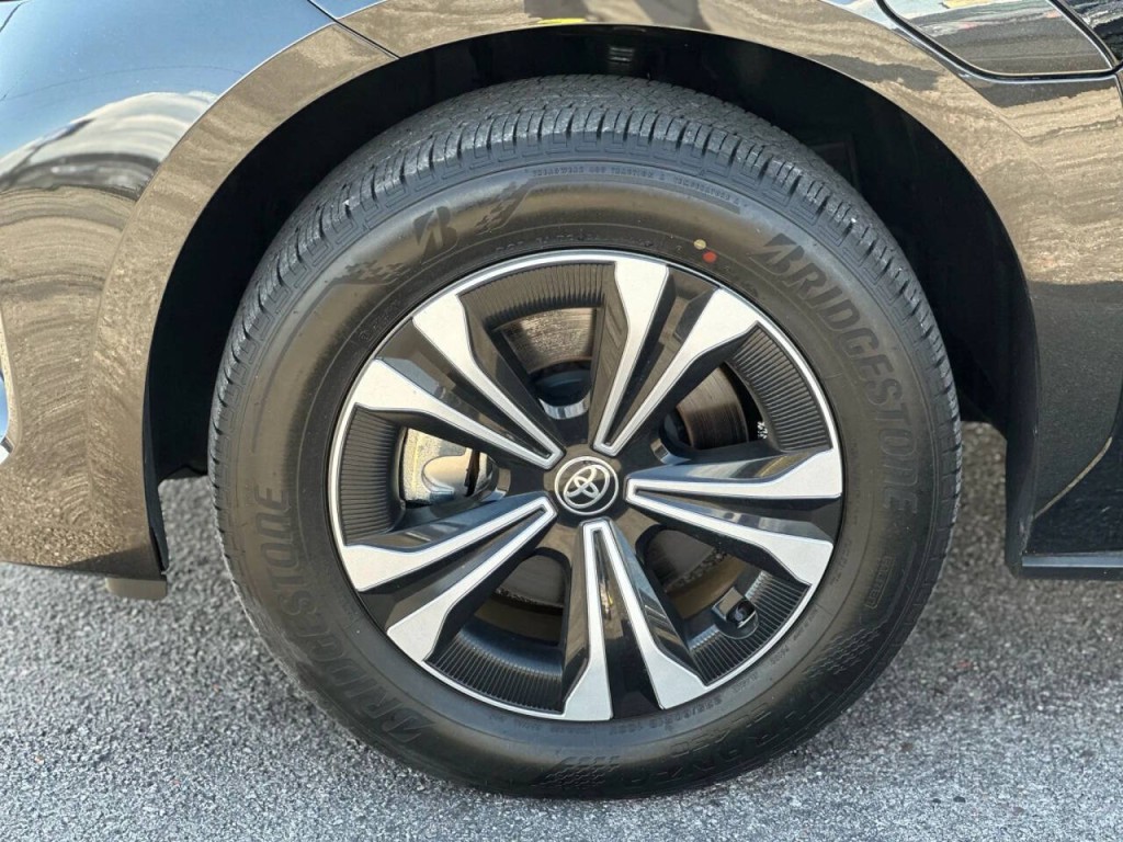 2023 Toyota bZ4X Image 24