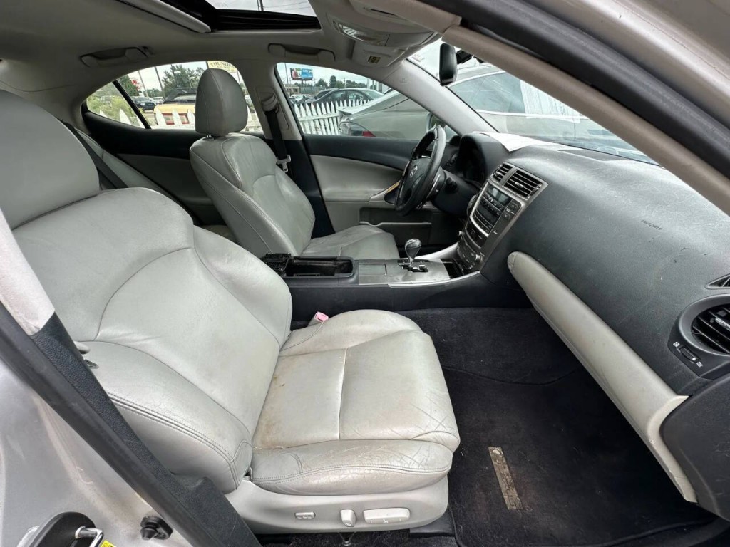 2008 Lexus IS 250 Image 11