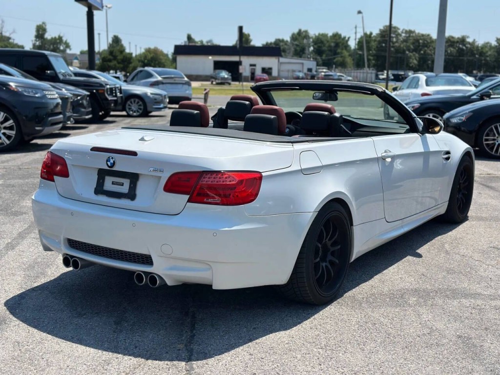 2012 BMW M3 Image 5