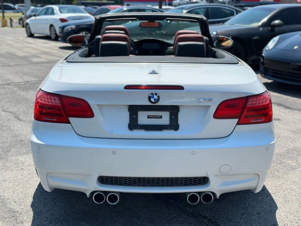 2012 BMW M3 Image 6