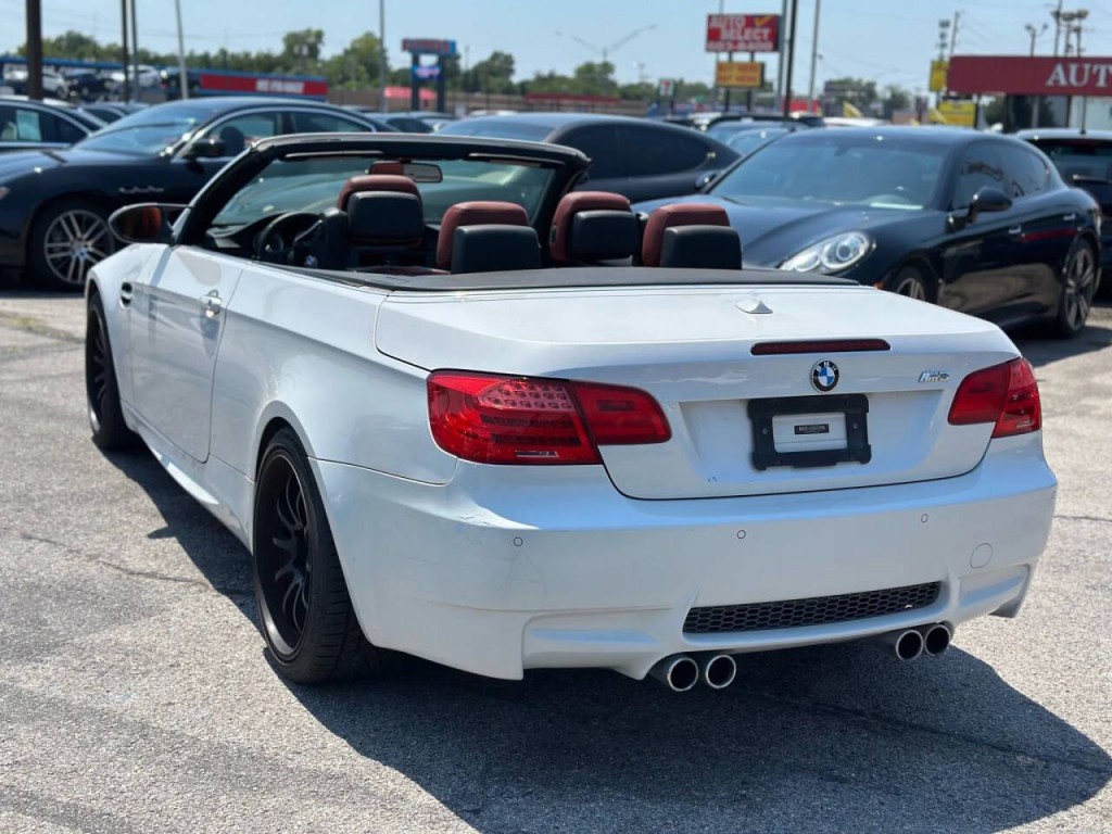 2012 BMW M3 Image 7