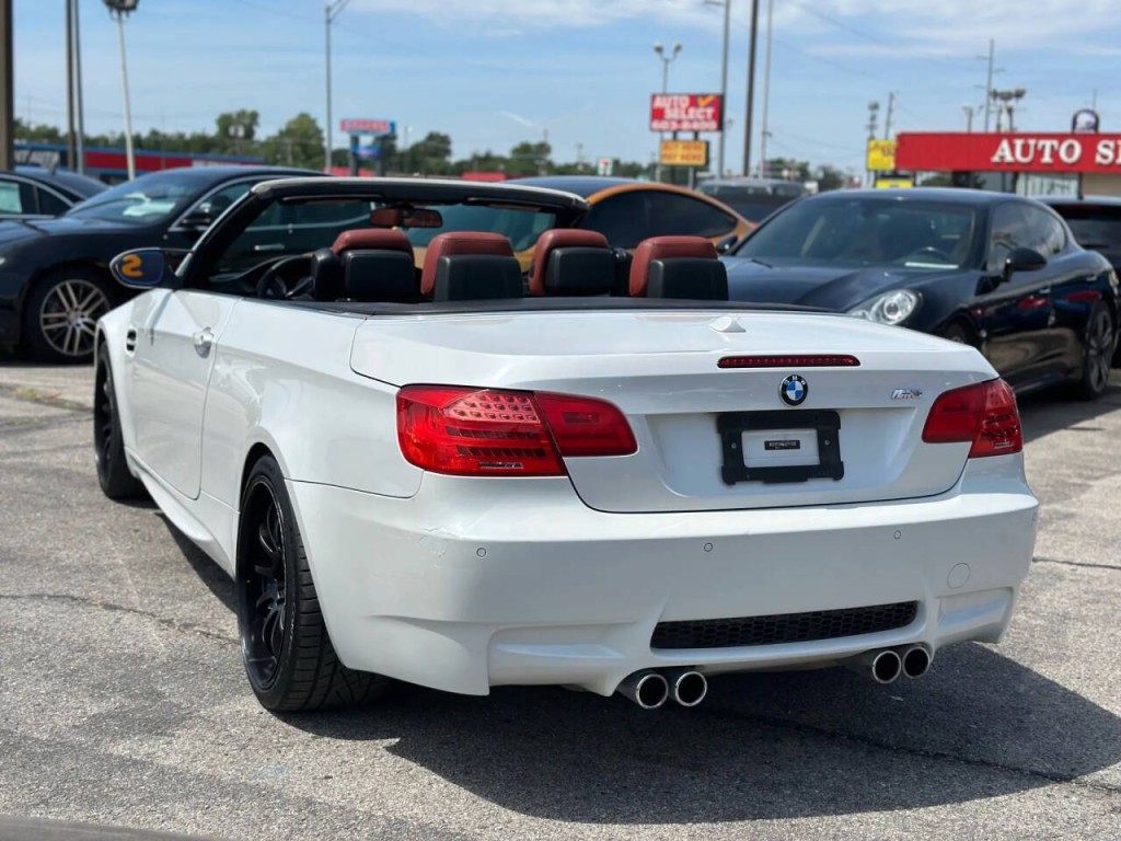 2012 BMW M3 Image 13