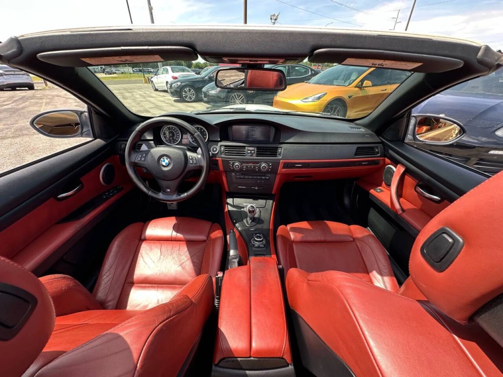 2012 BMW M3 Image 19