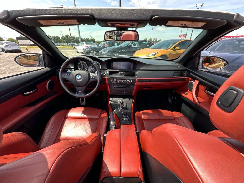 2012 BMW M3 Image 20