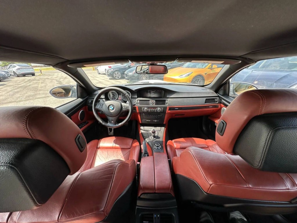 2012 BMW M3 Image 21