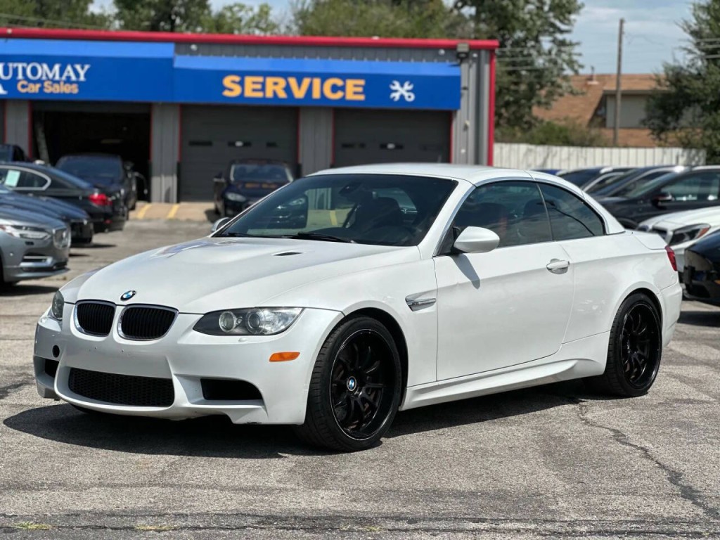 2012 BMW M3 Image 2