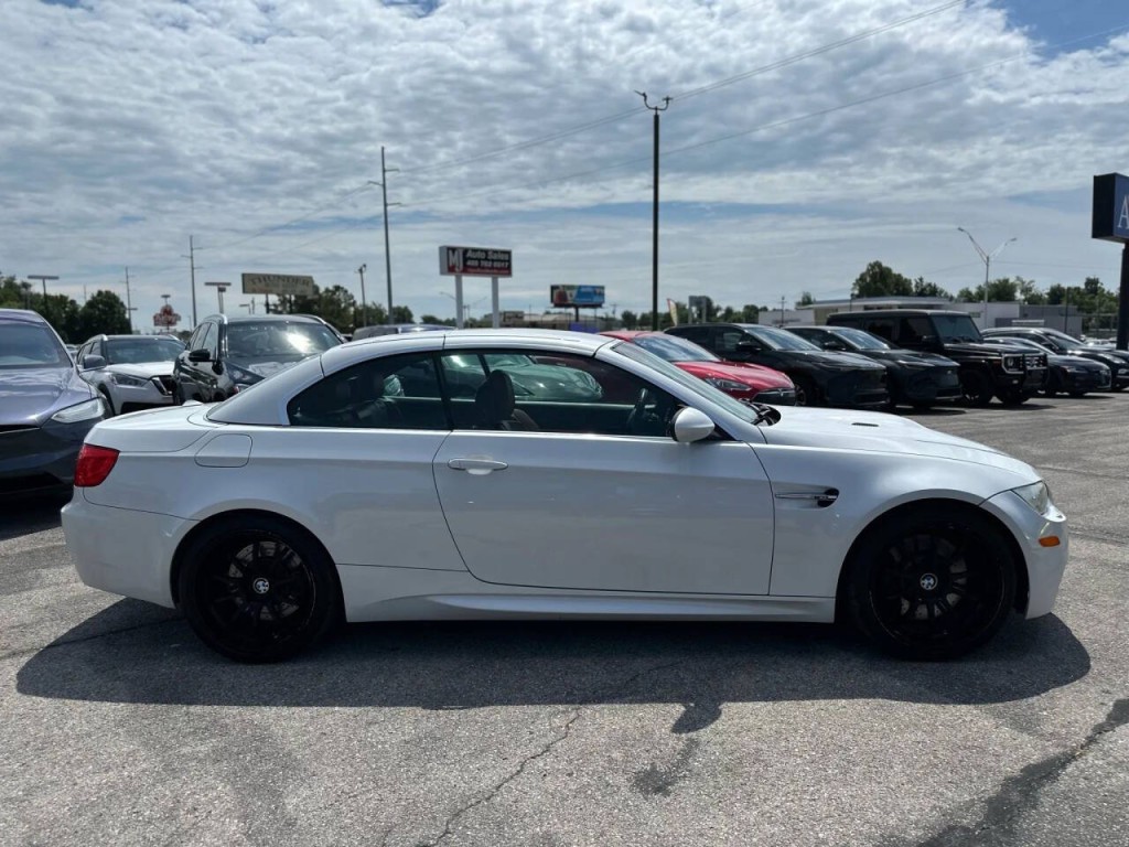 2012 BMW M3 Image 8