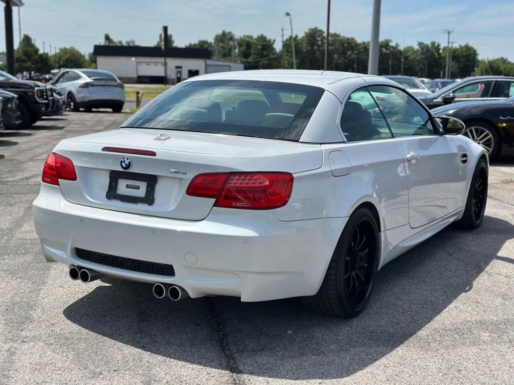 2012 BMW M3 Image 10