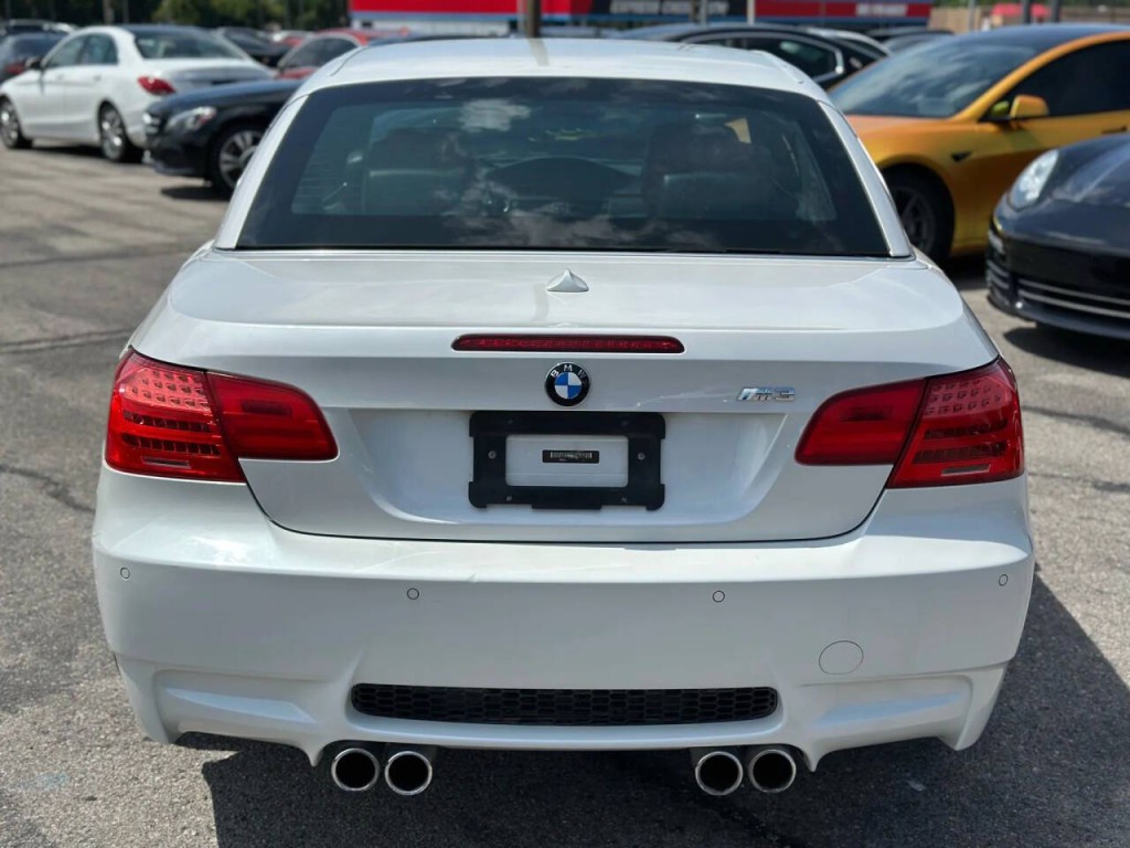 2012 BMW M3 Image 12