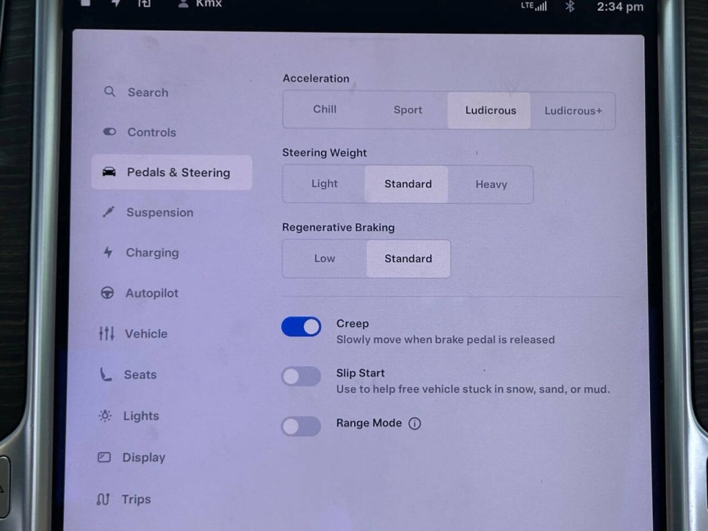 2016 Tesla Model X Image 17