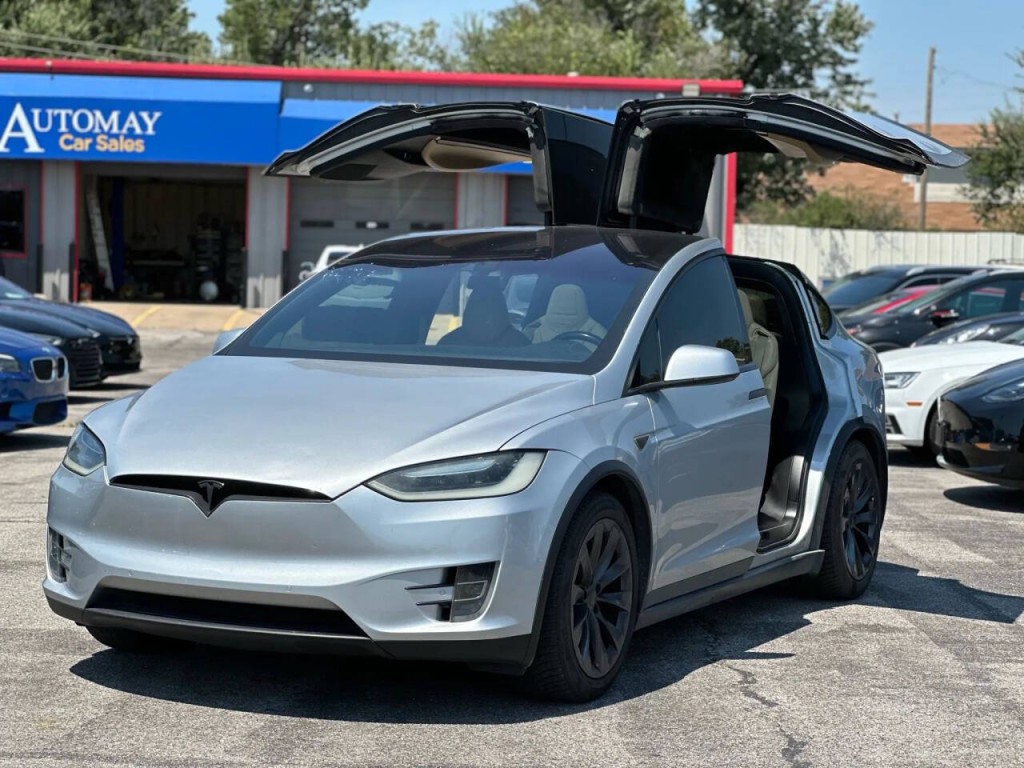 2016 Tesla Model X Image 1