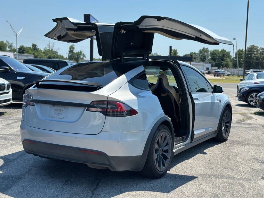 2016 Tesla Model X Image 5