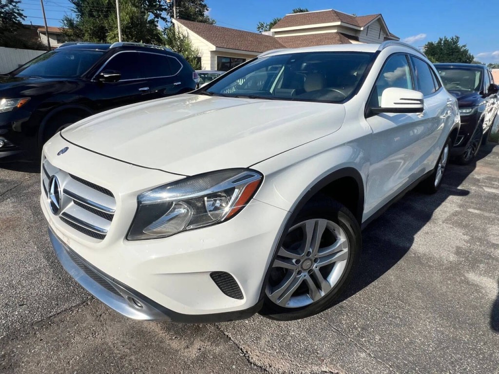 2016 Mercedes-Benz GLA-Class Image 1