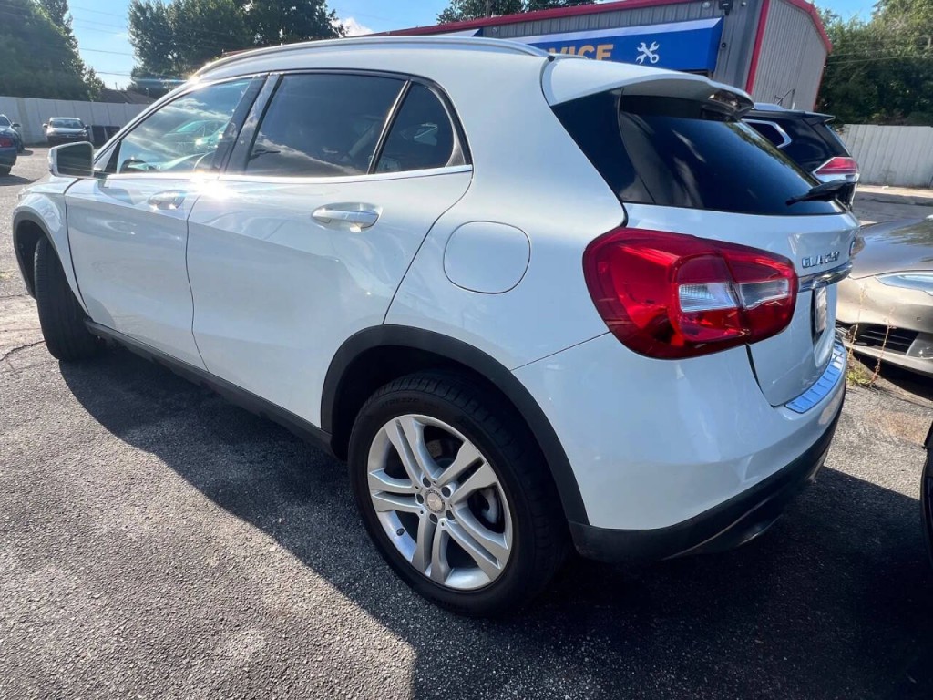 2016 Mercedes-Benz GLA-Class Image 3