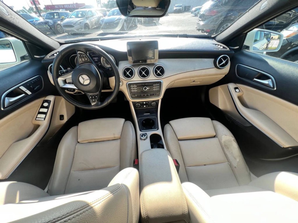 2016 Mercedes-Benz GLA-Class Image 11