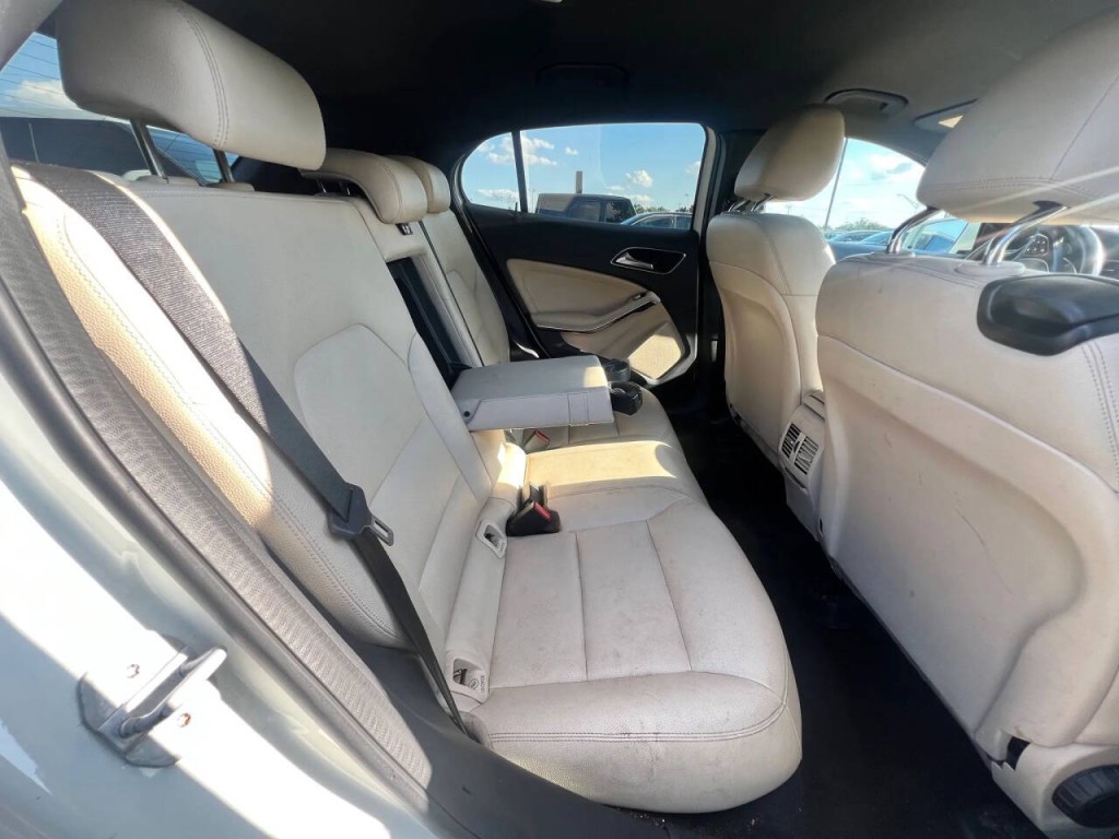 2016 Mercedes-Benz GLA-Class Image 12