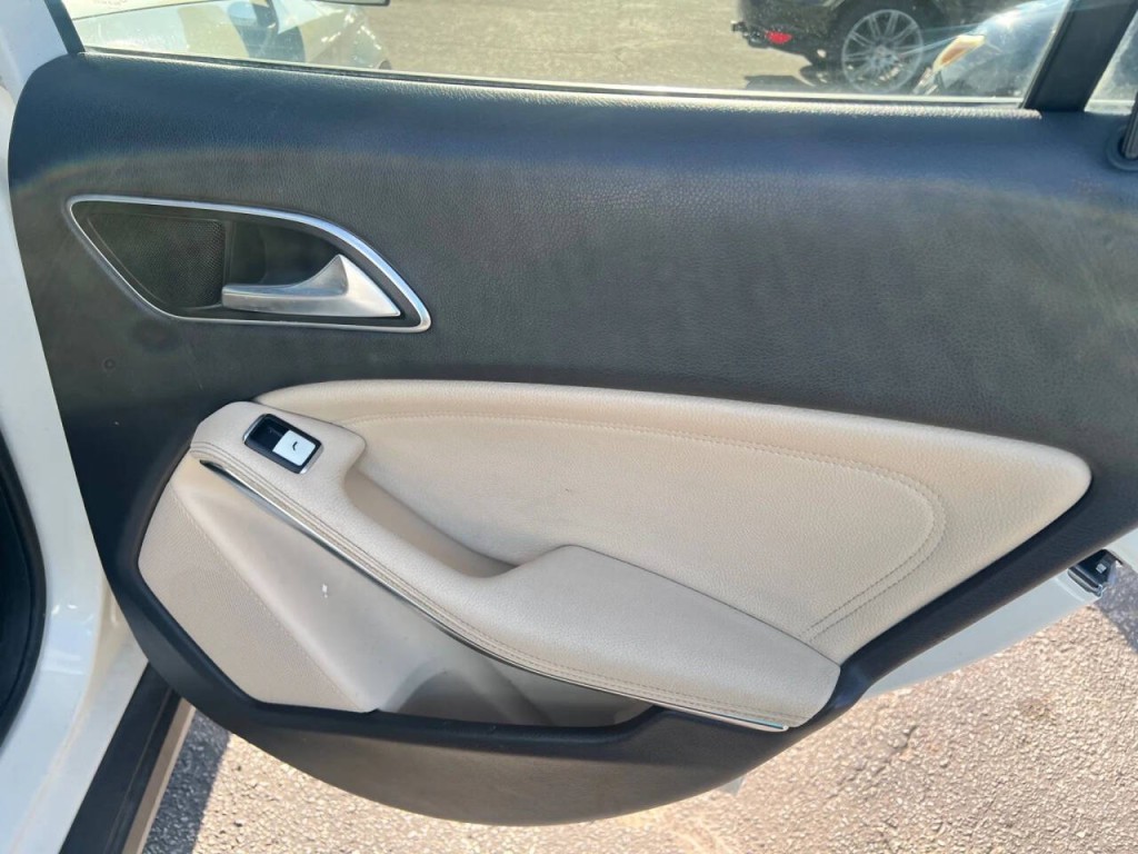 2016 Mercedes-Benz GLA-Class Image 13