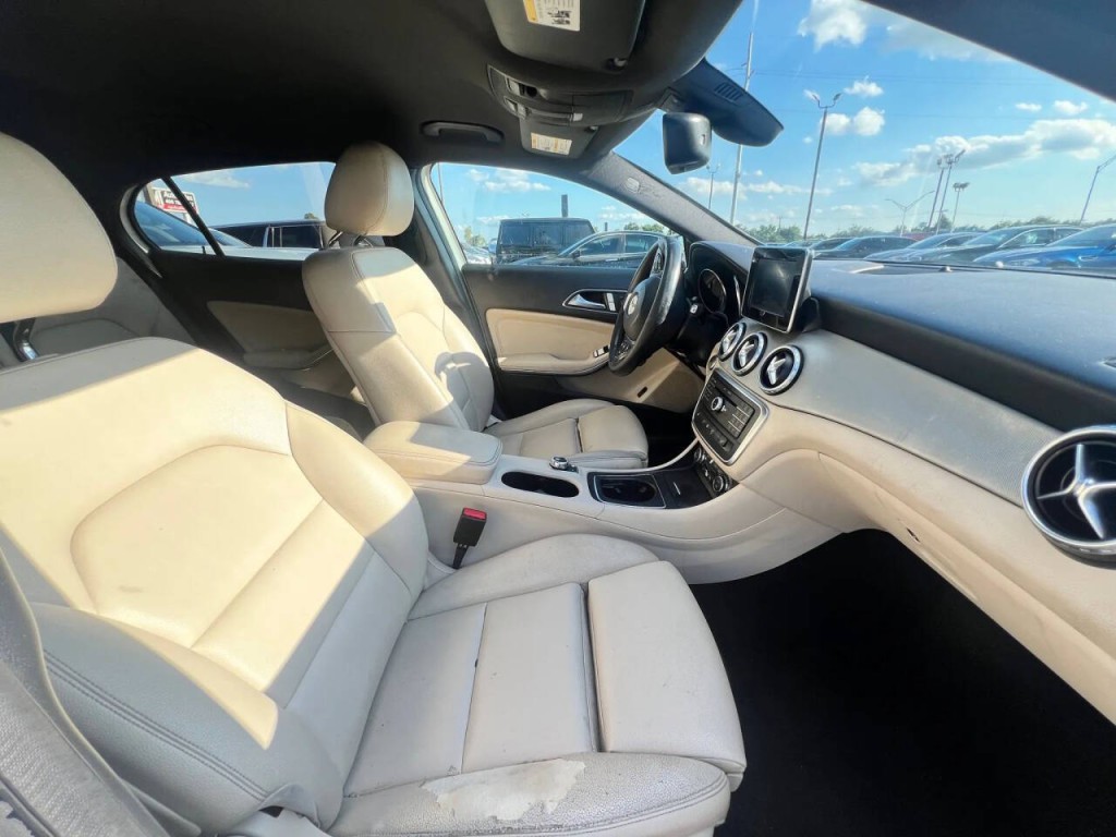 2016 Mercedes-Benz GLA-Class Image 14