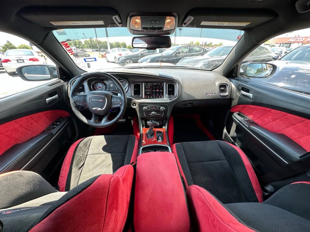 2020 Dodge Charger Image 2