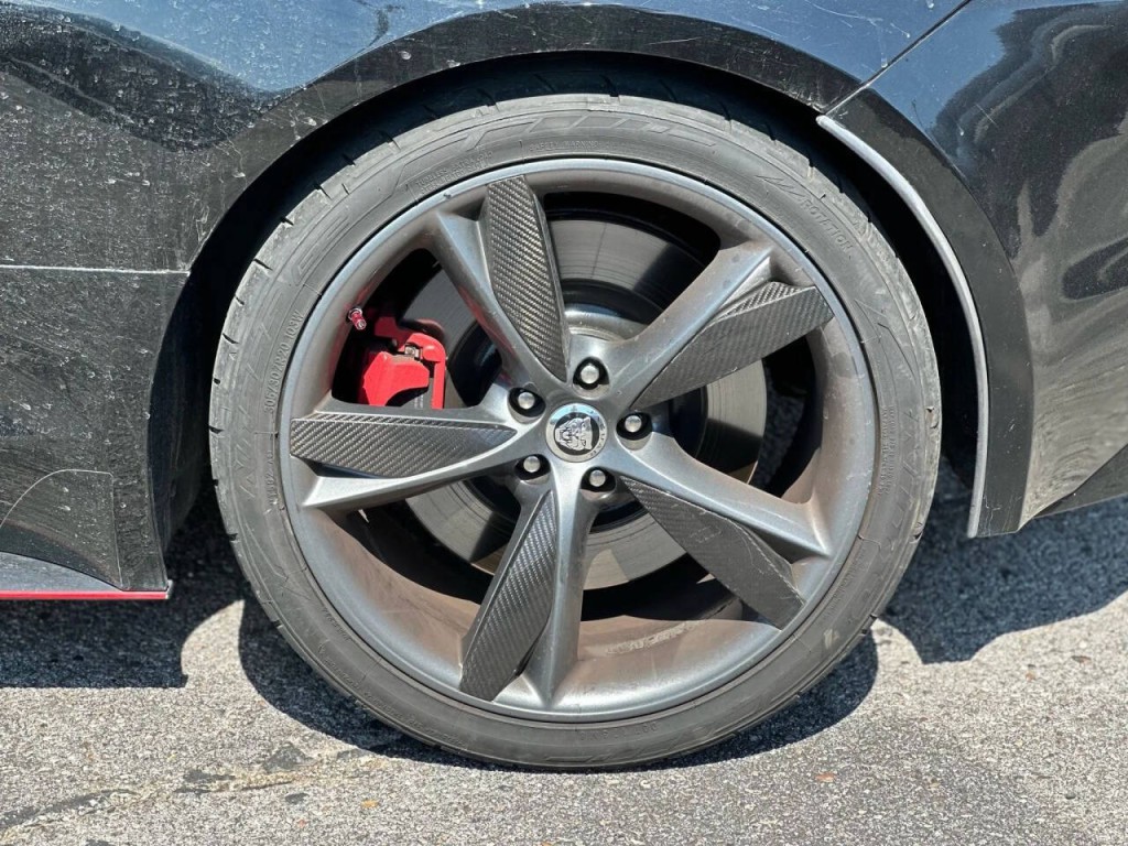 2014 Jaguar F-TYPE Image 22