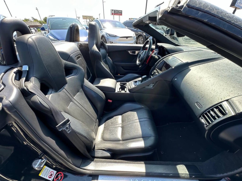 2014 Jaguar F-TYPE Image 27
