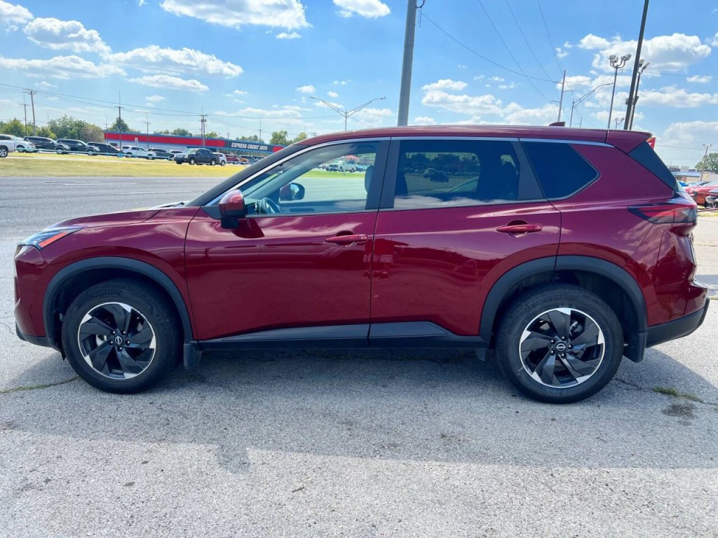 2025 Nissan Rogue Image 2