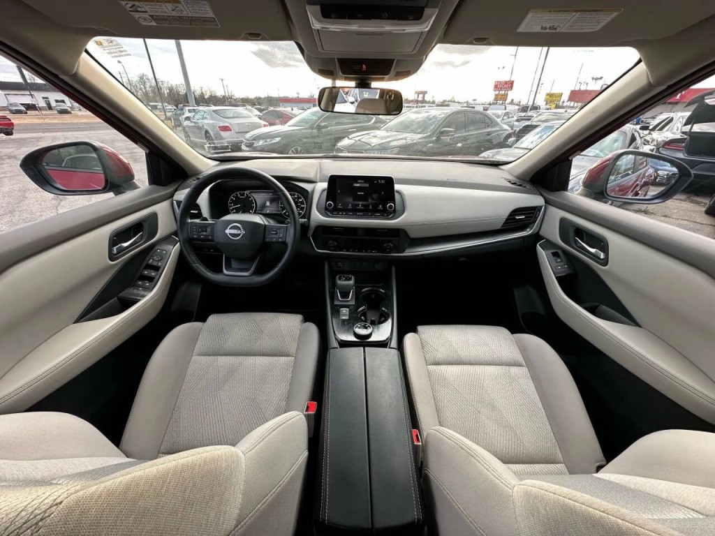 2025 Nissan Rogue Image 2