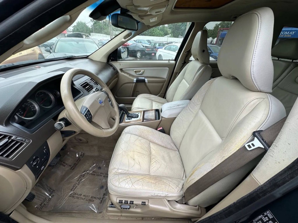 2011 Volvo XC90 Image 10