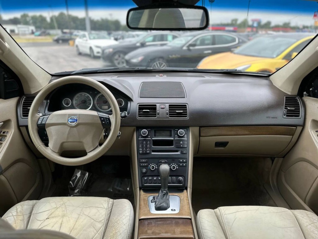 2011 Volvo XC90 Image 12