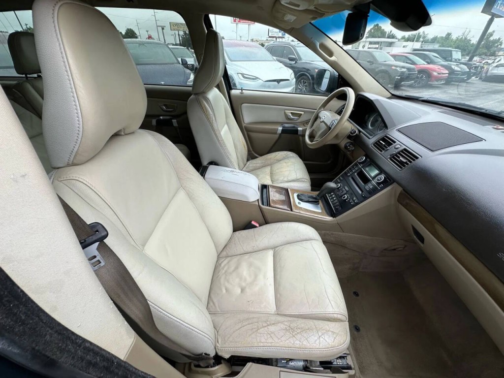 2011 Volvo XC90 Image 13