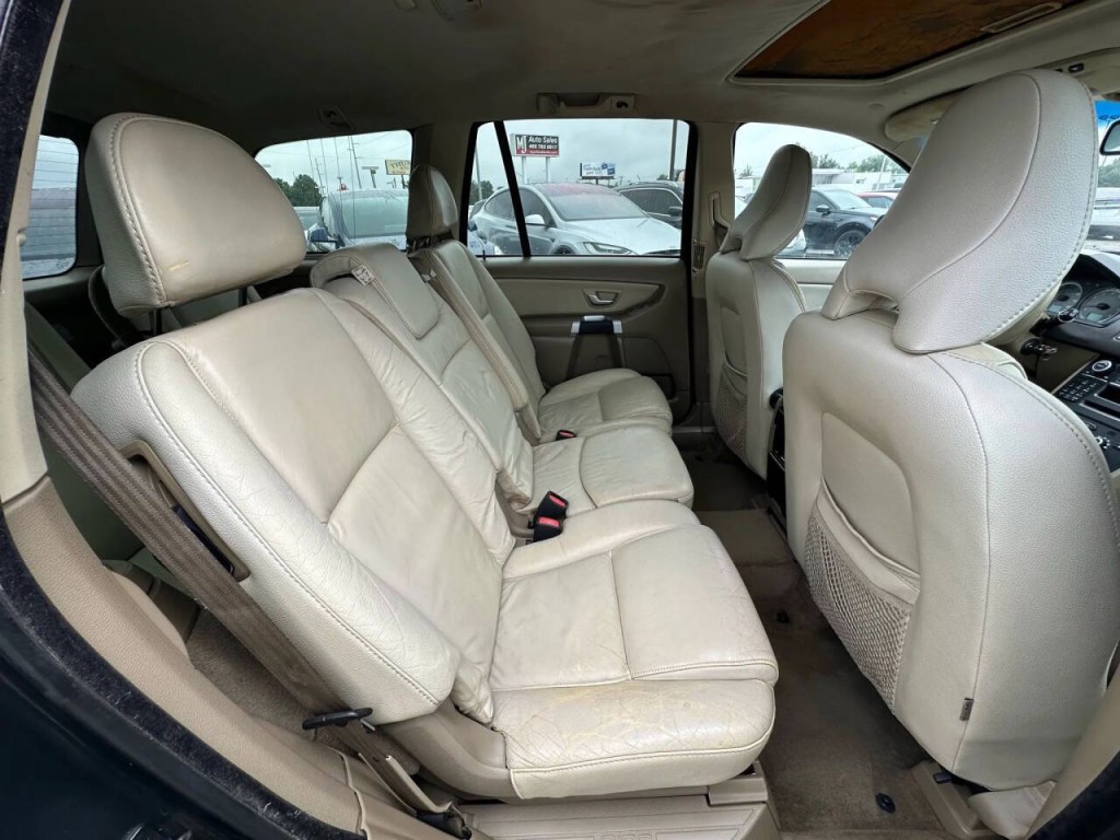 2011 Volvo XC90 Image 14