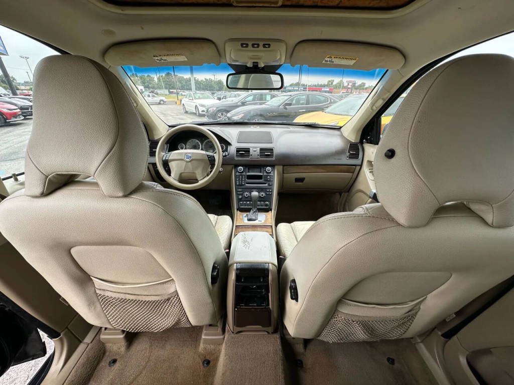 2011 Volvo XC90 Image 16