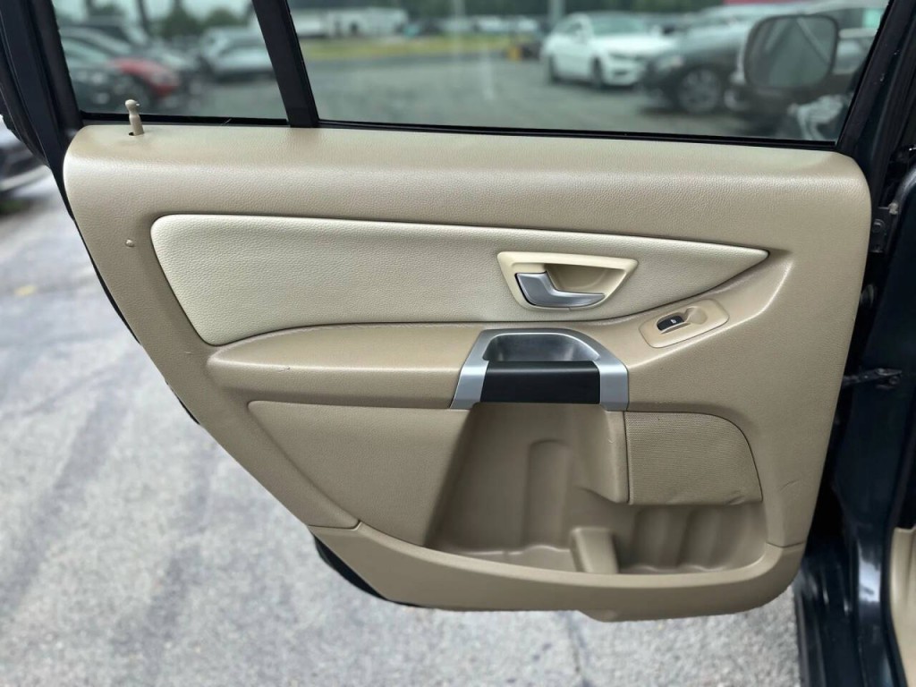 2011 Volvo XC90 Image 23