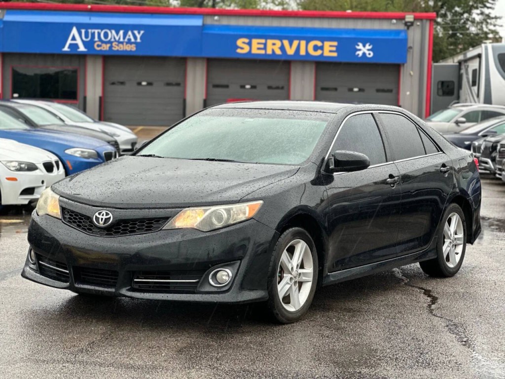 2013 Toyota Camry Image 1