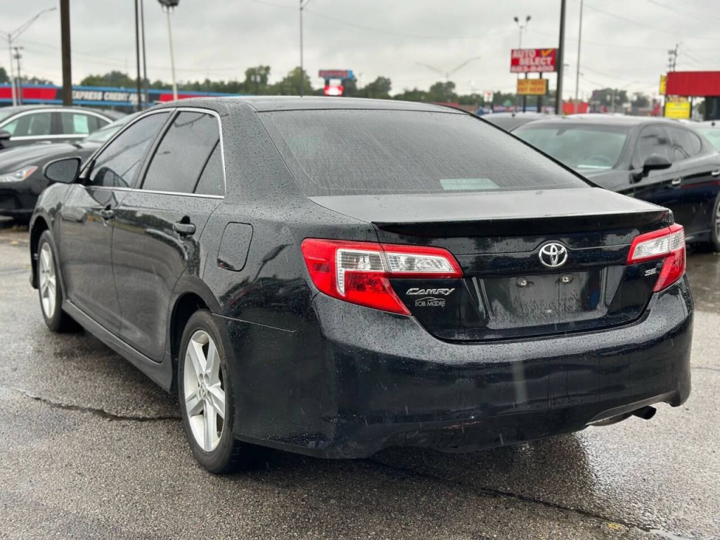 2013 Toyota Camry Image 8
