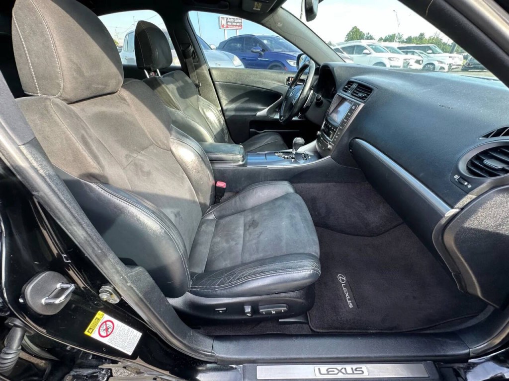 2013 Lexus IS 250 Image 13
