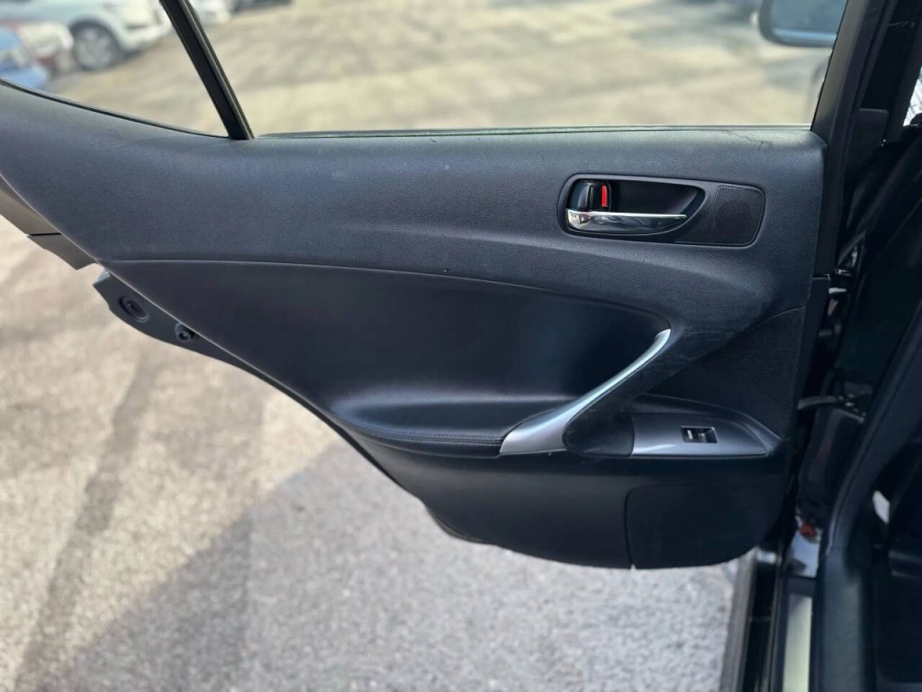 2013 Lexus IS 250 Image 21