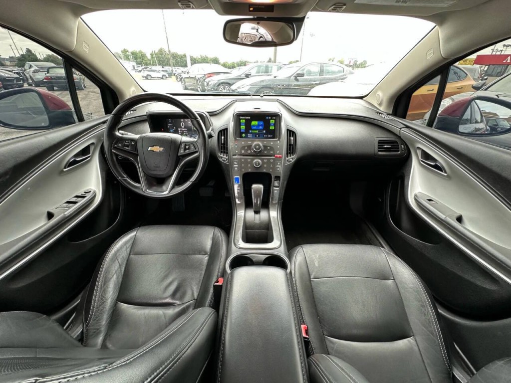 2011 Chevrolet Volt Image 3