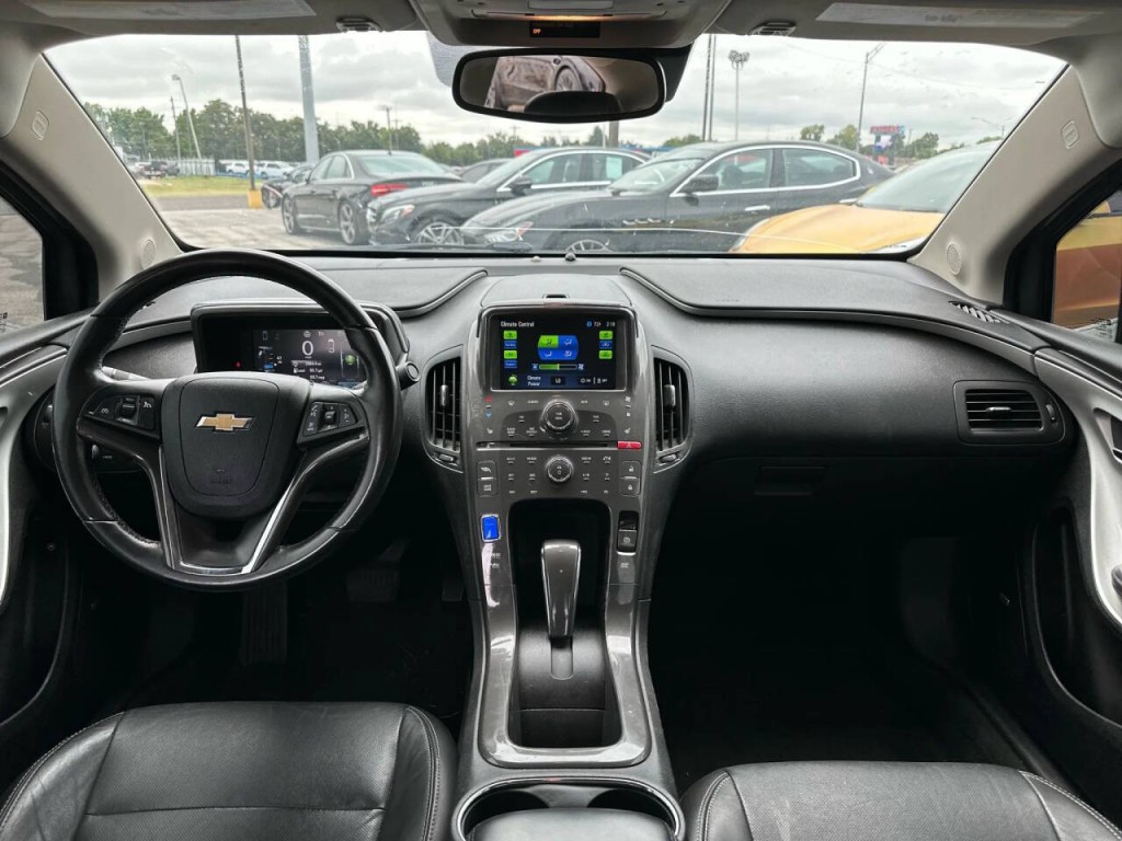 2011 Chevrolet Volt Image 13