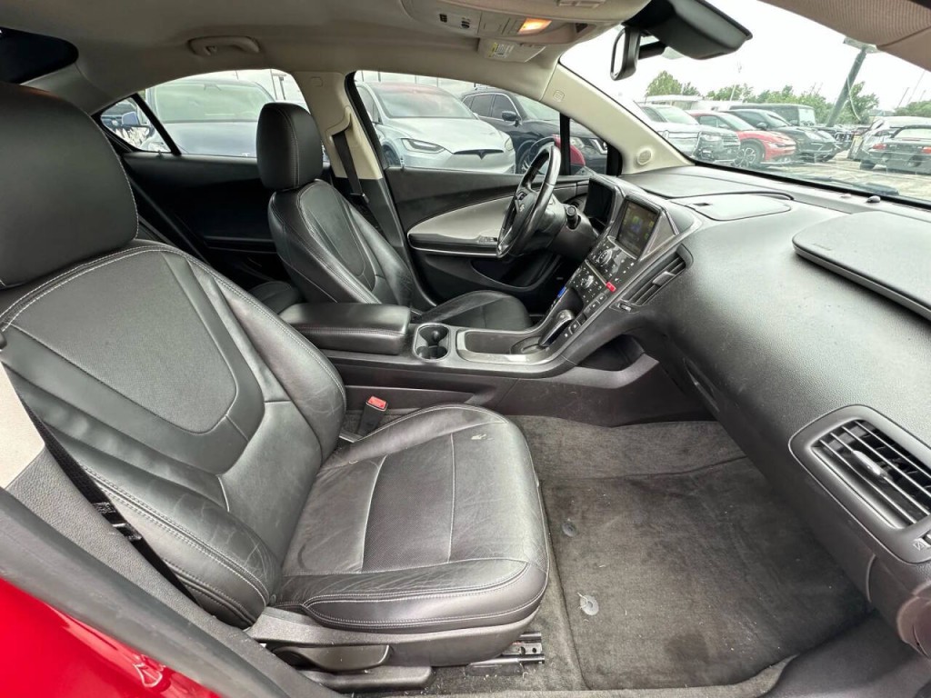 2011 Chevrolet Volt Image 14