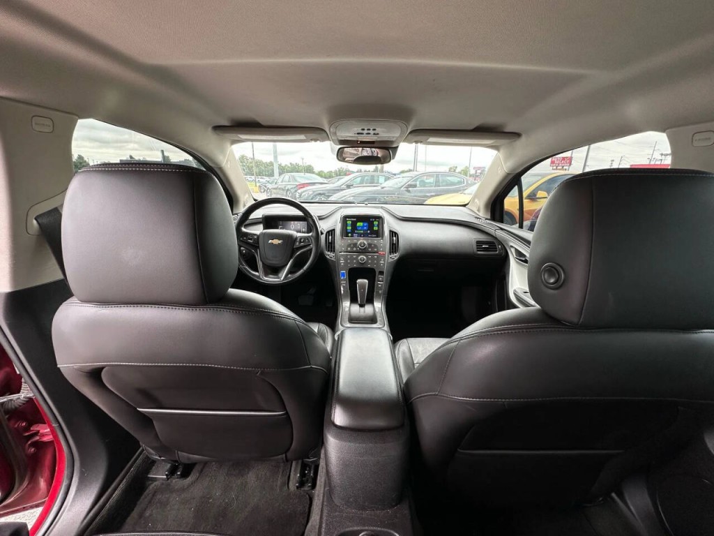 2011 Chevrolet Volt Image 16