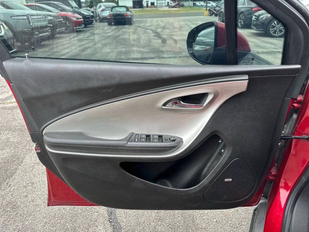 2011 Chevrolet Volt Image 19