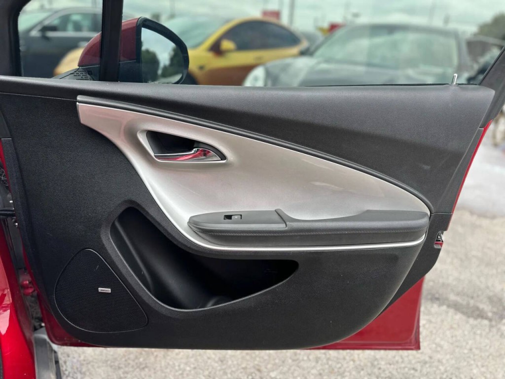 2011 Chevrolet Volt Image 21