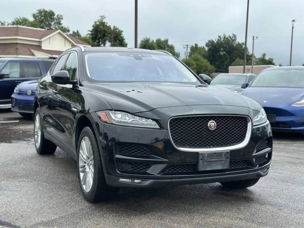 2018 Jaguar F-PACE Image 4