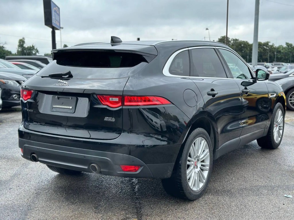 2018 Jaguar F-PACE Image 6