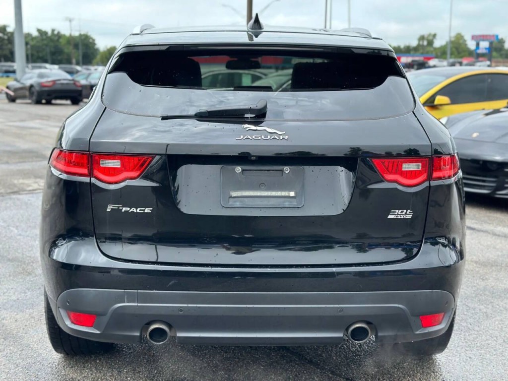 2018 Jaguar F-PACE Image 7