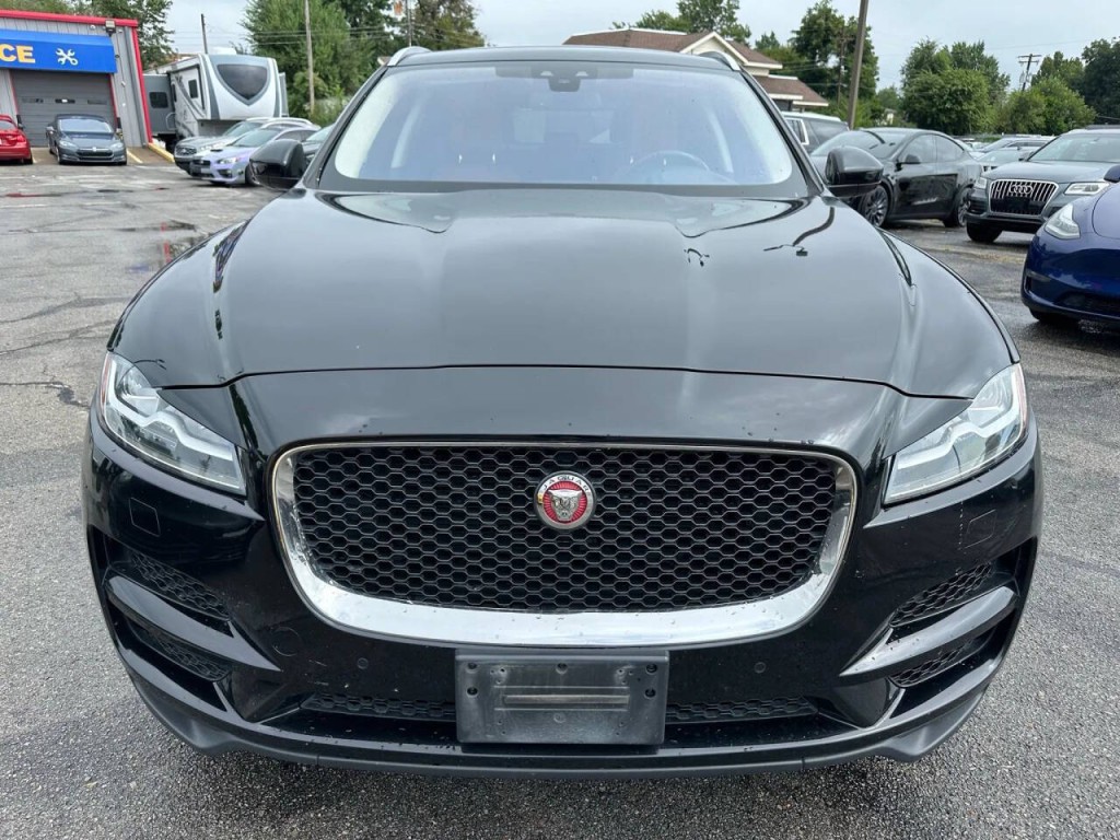 2018 Jaguar F-PACE Image 29