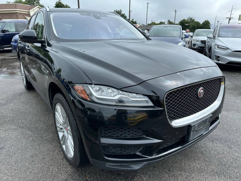 2018 Jaguar F-PACE Image 30