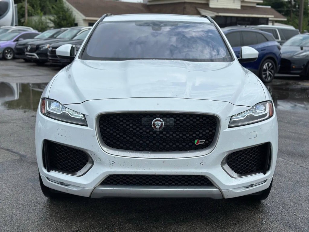 2019 Jaguar F-PACE Image 3