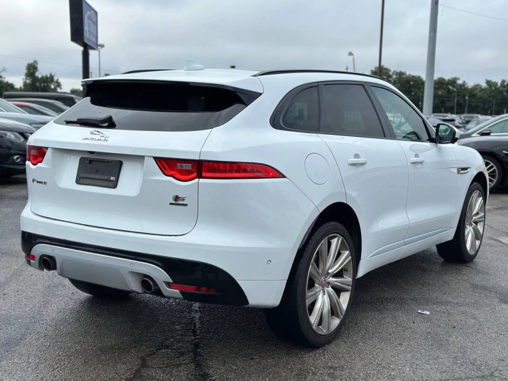 2019 Jaguar F-PACE Image 6